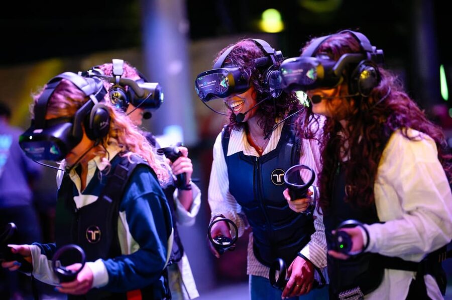 Amsterdam: Ultimate VR Experience: 60 minutes - What a 60-minute Amsterdam VR session really includes