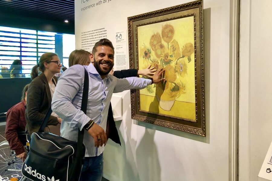 Amsterdam: Van Gogh Museum Masterpieces Tour up to 8 guests - How the guide story works, and why it makes the museum better