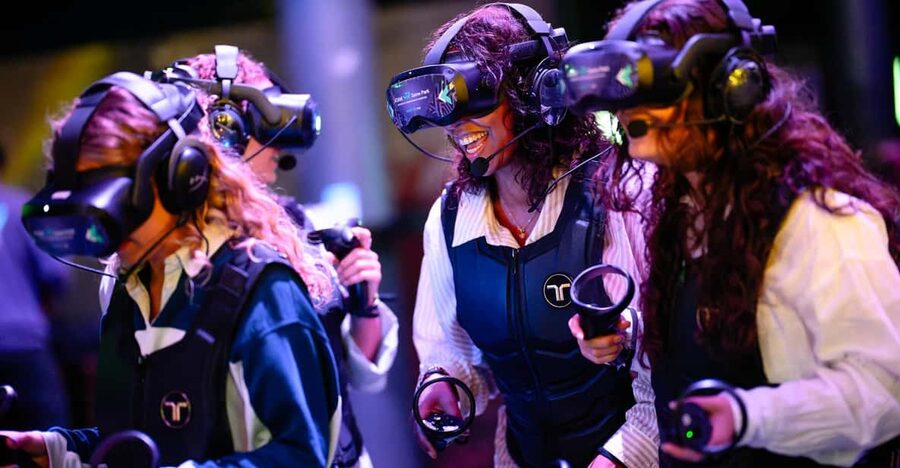 Amsterdam: VR Game Park Free-Roaming Experience - Where ADAM VR starts at Overhoeksplein