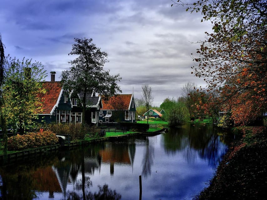 Amsterdam: Windmills E-Bike Tour to Zaanse Schans - Arriving at Zaanse Schans: how to use your 1.5 hours wisely