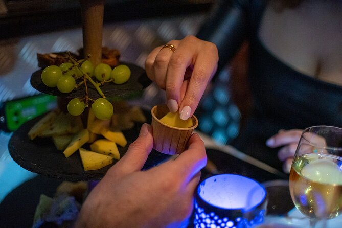 Amsterdam Wine and Cheese Guided Evening Cruise - How to Plan Your 90 Minutes: Seats, Sound, and Photo Timing