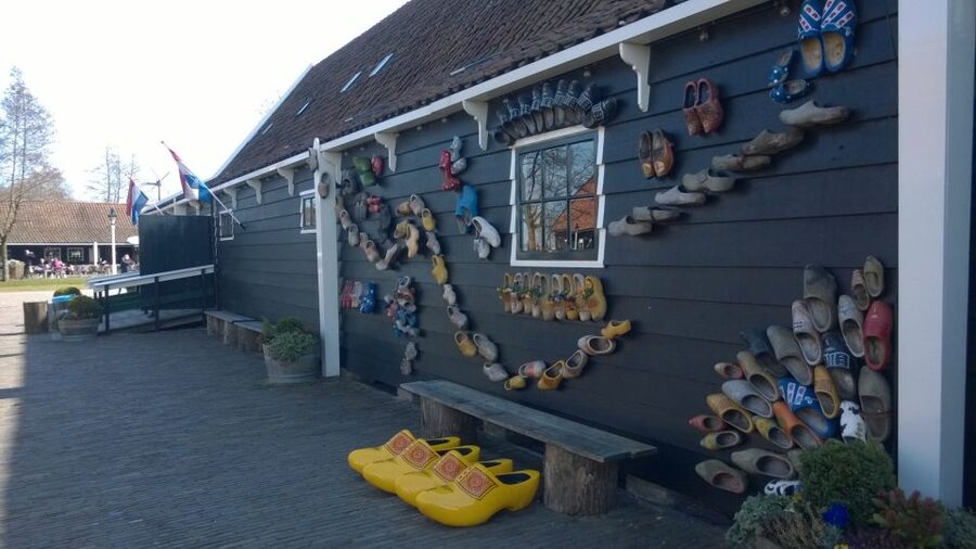 Amsterdam: Zaanse Schans 3-Hour Small Group Tour - What to bring, and how to dress for Dutch weather swings