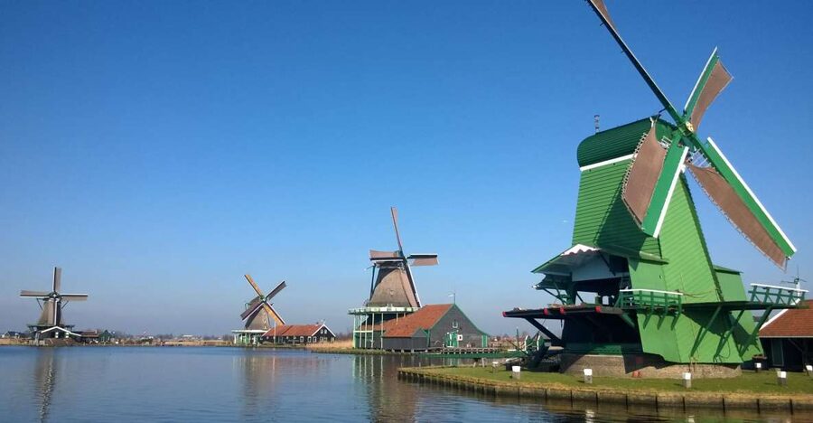Amsterdam: Zaanse Schans 3-Hour Small Group Tour - Cheese tasting at the farm: how Gouda fits the day