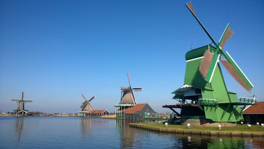 Amsterdam: Zaanse Schans 3-Hour Small Group Tour - The Zaanse Schans village walk: local stories that give context