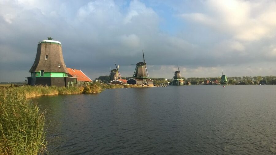 Amsterdam: Zaanse Schans 3-Hour Small Group Tour - Group size and van comfort: why the “small group” matters