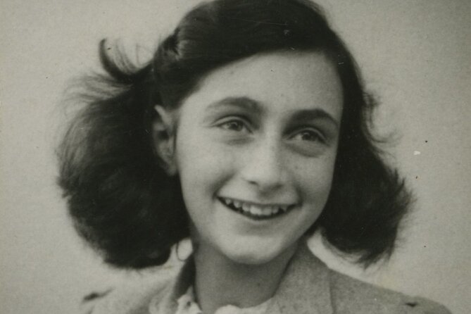 Anne Frank and the Jewish History of Amsterdam Private Tour - Jewish Historical Museum area, synagogues as a map of community life