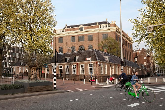 Anne Frank Walking Tour Amsterdam Including Jewish Cultural Quarter - Stop 1: Jewish Museum, from customs to daily life