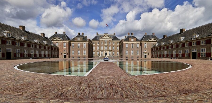 Apeldoorn: Het Loo Palace Entry Ticket - Inside the House of Orange-Nassau Exhibition and Royal Rooms