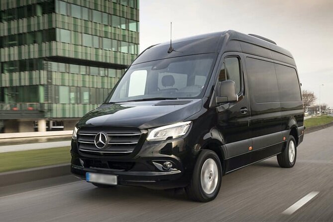 Arrival Private Transfer Amsterdam Airport to Amsterdam City Center by Minibus - Luggage, signs, and the details that trip people up
