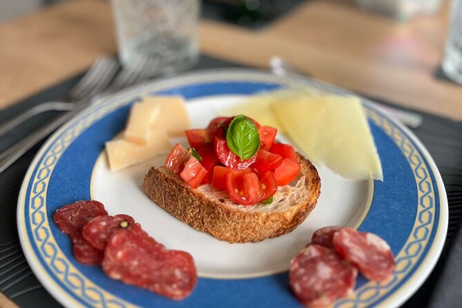 Authentic Italian Dinner in Cozy Canal Home in Amsterdam - Key things that make this dinner worth your time