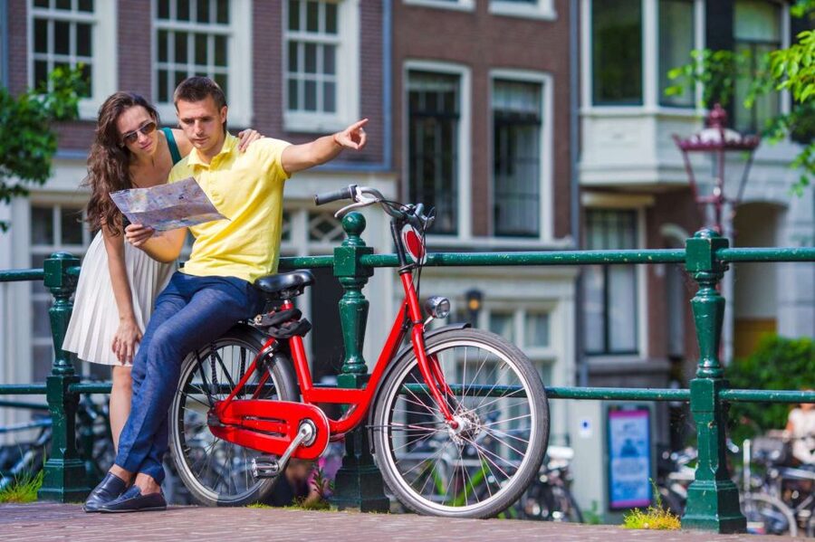 Bike Tour of Amsterdam Old Town, Top Attractions and Nature - The 2-hour route: 9 Streets, Jordaan, Anne Frank House area, and Dam Square