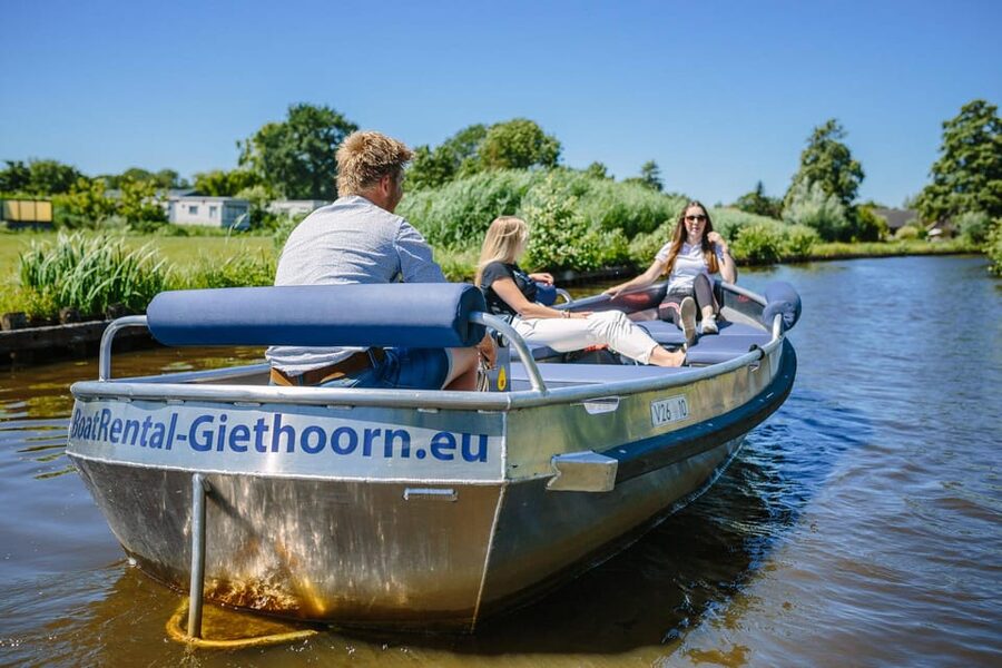 Boatrental 2 Hours 8 Person with Steeringwheel and cushions - Key highlights at a glance