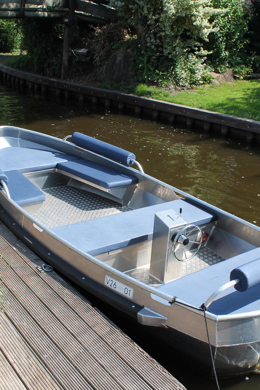 Boatrental 2 Hours 8 Person with Steeringwheel and cushions - Your boat in the real world: steering wheel, cushions, and shallow water