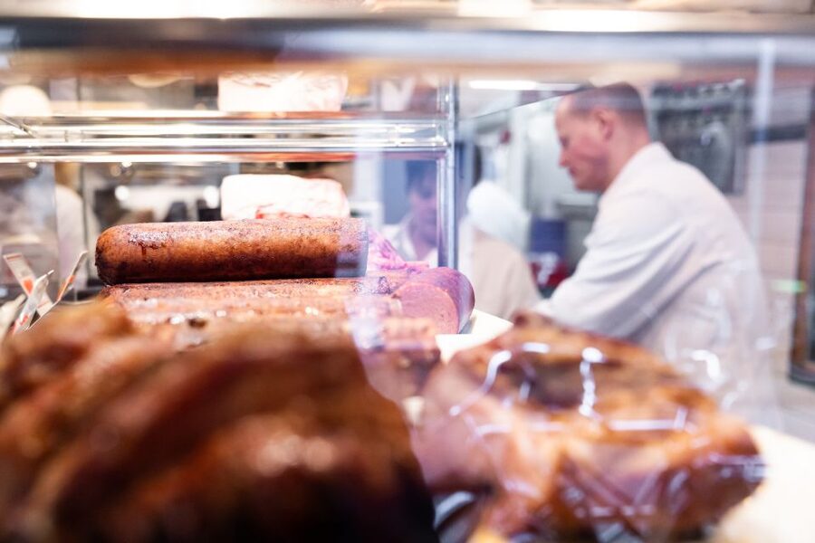 Boutique Dutch Food & History Tour with up to 8 guests only - Jordaan walk plus classic Dutch flavors you can actually compare