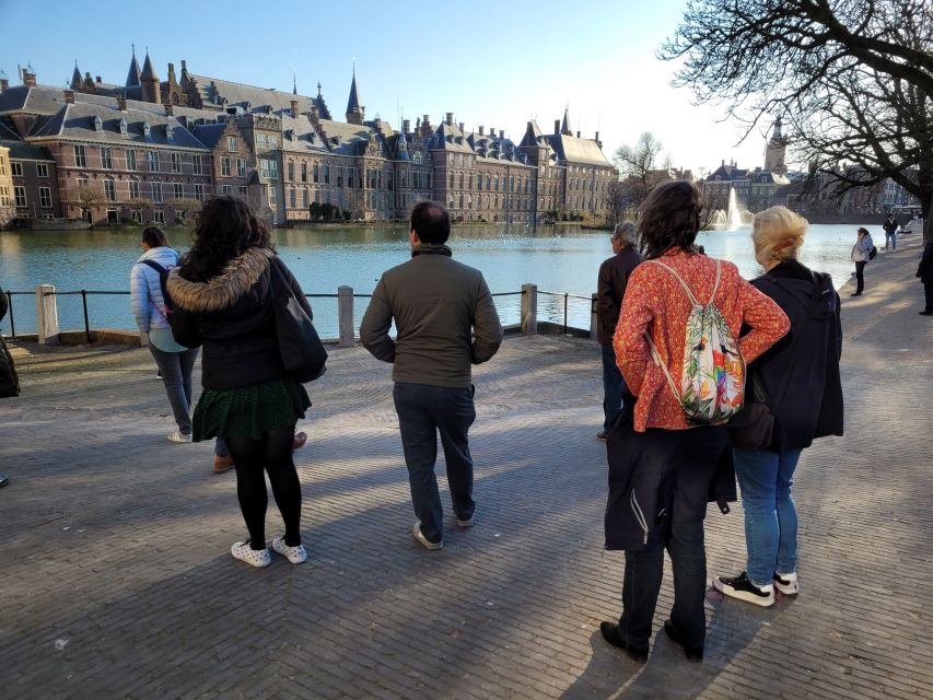 Centre The Hague On Foot with Wonderful Storyteller - 2hr - What the guide really does: stories that adapt to you