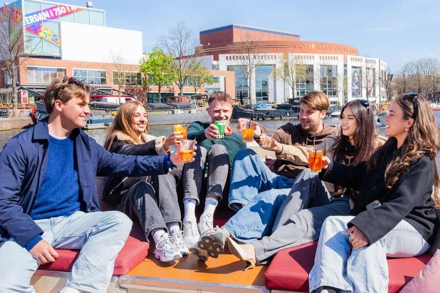 CHEESE AND DRINKS TOUR: A TASTE OF AMSTERDAM ON THE CANALS - Who This Tour Suits Best, and Who Might Want to Skip It