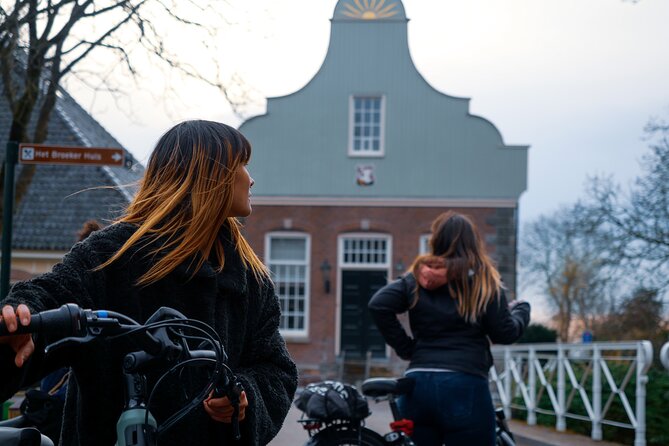 Cheese, Canals & Windmill Countryside E-Bike Tour Amsterdam - Getting started at Oosterdoksstraat 106, and why being early matters
