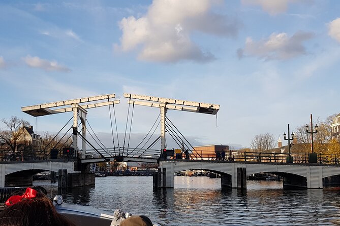 Classic Salonboat Tour in Amsterdam Including Cheese and Wine - Cheese, wine, and the relaxed onboard vibe that makes the guide’s stories stick