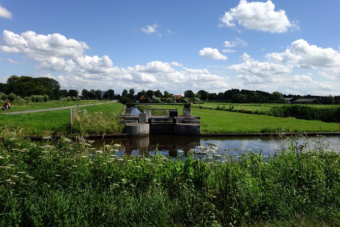 Countryside Bike Tour from Amsterdam: Cheese, Clogs & a Windmill - Getting set up at Mikes Bike Tours Amsterdam