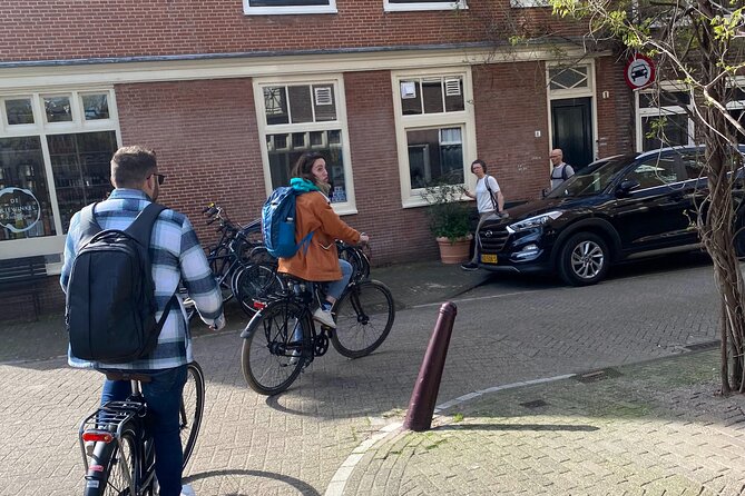 Daily group bike tour in Spanish. - Key highlights at a glance