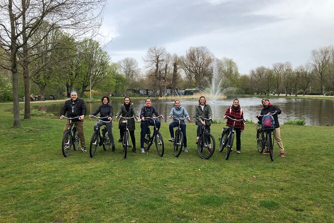Daily group bike tour in Spanish. - Guide energy: Spanish explanations and personal attention