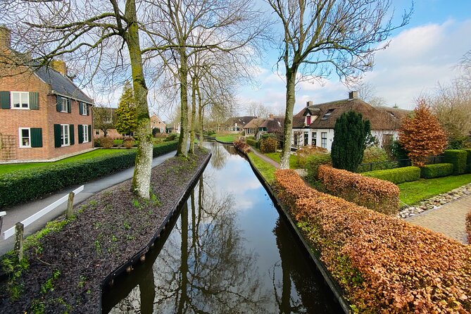 Day Tour Giethoorn, Afsluitdijk and Zaanse Schans with Boat Cruise - Food, Comfort, and a 10-Hour Day Schedule You Can Actually Handle