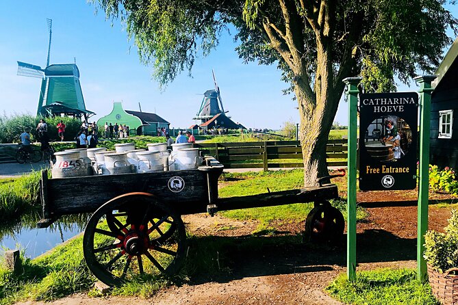 Day Tour Giethoorn, Afsluitdijk and Zaanse Schans with Boat Cruise - Afsluitdijk Photo Stop and the Renovation Note You Should Not Ignore