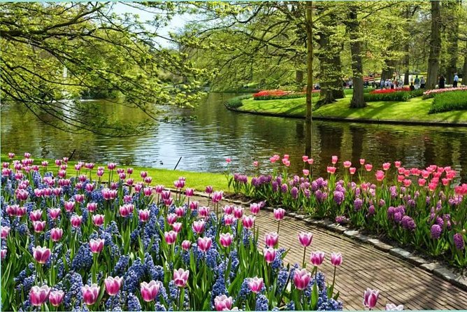 Day Trip to Keukenhof Gardens from Amsterdam with Tour Guide - Guide style matters more than you think