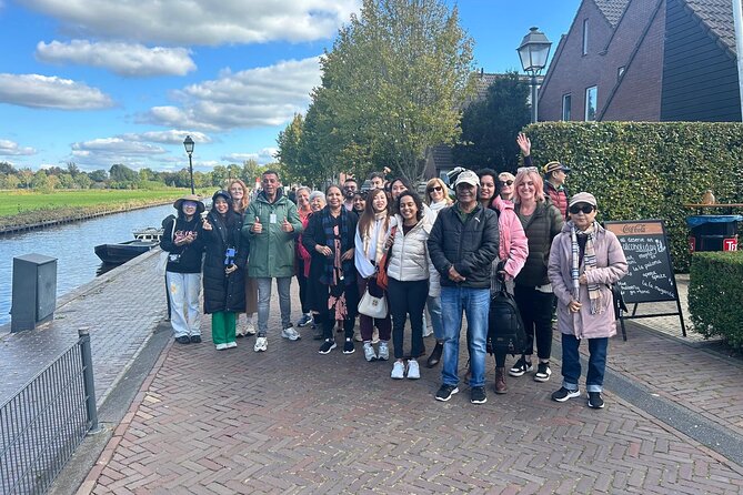 Daytrip Tour from Amsterdam to Zaanse Schans and Giethoorn - Live driver-guide experience: staying on schedule without feeling rushed