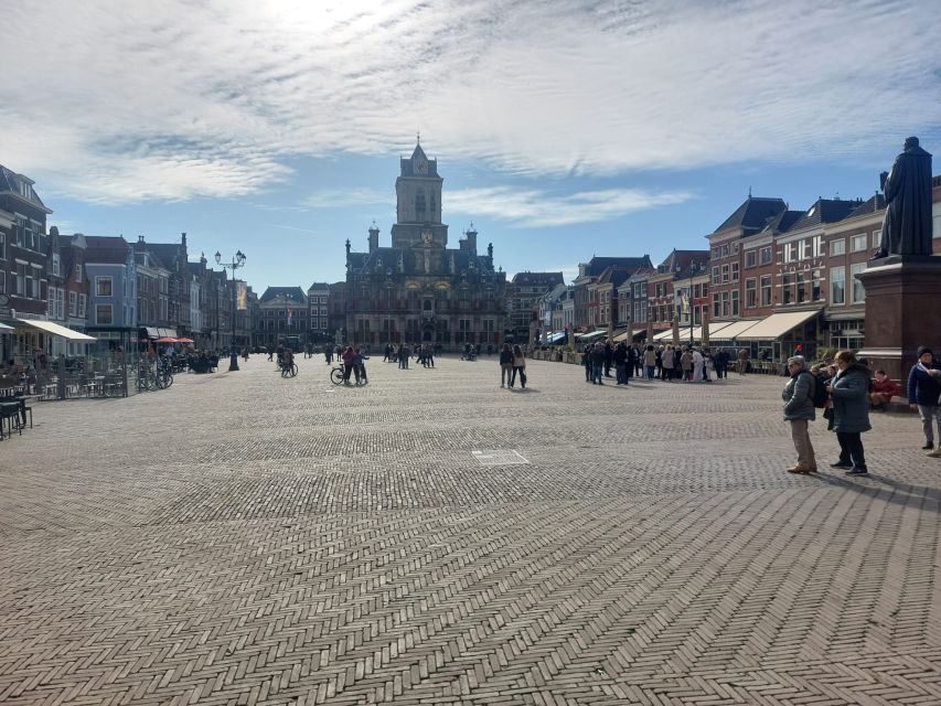 Delft: Dive into the Golden Age on a Private Walking Tour - Crossing about 75 bridges, and why that matters