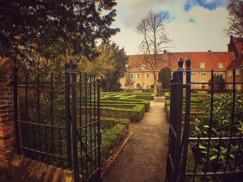 Delft: Guided Walking Tour - New Church and Royal Burials: Tombs You Can See in One Place