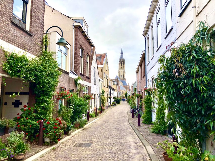 Delft: Private Historical and Cultural Guided Walking Tour - Vermeer on foot: following the painter’s Delft, street by street