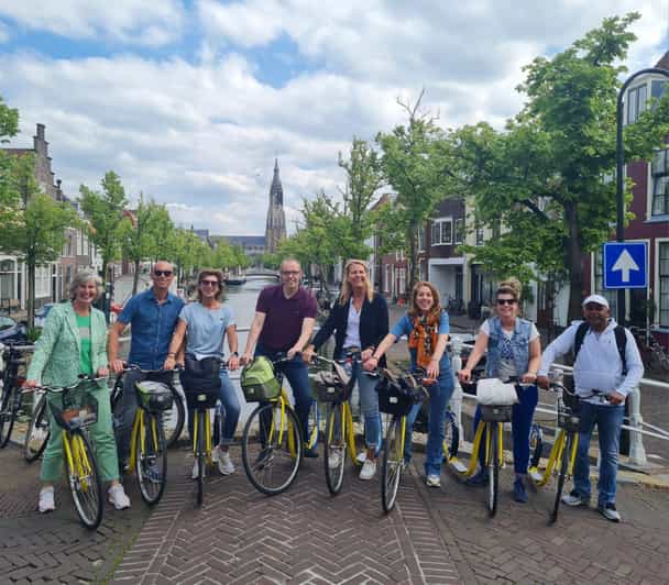 Delft - Step/scootertour in and around the city - Hofje van Pauw Courtyard From 1707, and Why It Feels Like a Secret