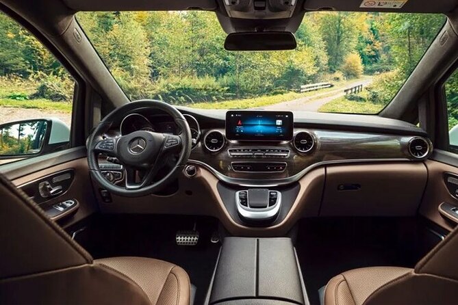 Departure from Amsterdam City to Amsterdam Airport AMS by Minivan - The Mercedes V-Class Style Van: Space, Comfort, and Bag Handling