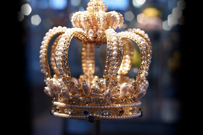 Diamond Museum Amsterdam Admission Ticket - Royal crowns and wearable art, plus the Van Gogh diamond display