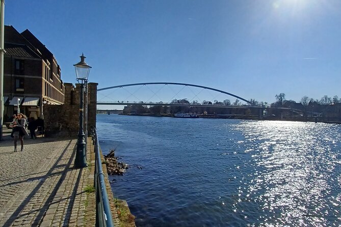 Discover Maastricht with a Smile! Culture, History and People - Sint Servaasbrug: the oldest-bridge story from Romans to now