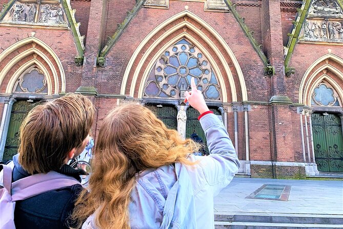 Discover The Hague's scenic courtyards in an Outside Escape game! - How the smartphone game works in practice