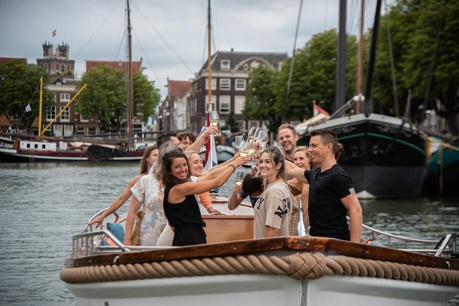 Dordrecht: City Canal Cruise - Drinks Onboard: Included Refreshments You Can Also Buy