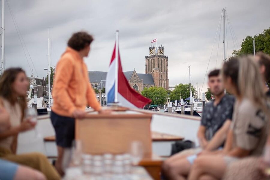 Dordrecht: City Canal Cruise - Binnenstad Dordrecht: Harbors and the River in One Hour