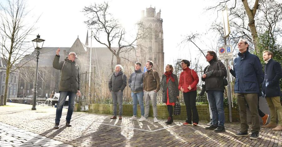 Dordrecht: Highlights and Hidden Gems Walking Tour - Harbor Area Relaxation and Photo Spots