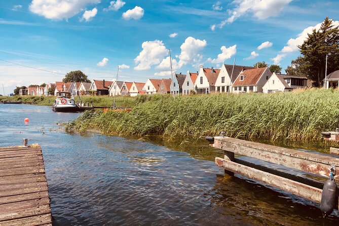 Dreamy Dutch Villages Tour: Giethoorn, Zaanse Schans & More - Giethoorn, the Venice of Holland, and that hour boat ride