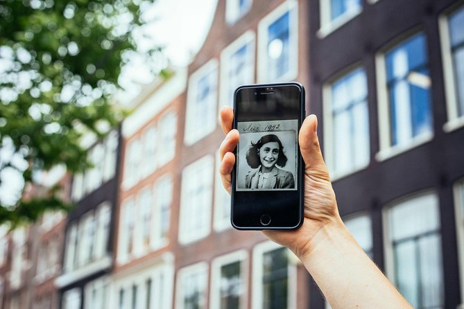 Drinks & Bites in Amsterdam Private Tour - What you actually eat and drink: 3 snacks plus 3 drinks