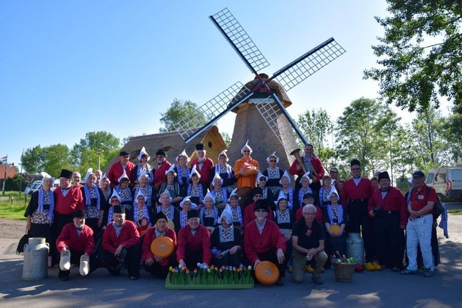 Dutch Experience in Volendam with Traditional Outfits - Meeting at Simonehoeve in Katwoude: Getting There from Amsterdam