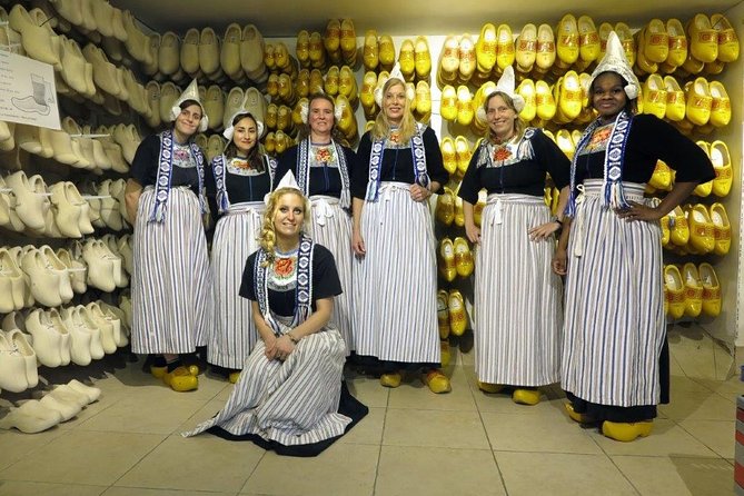 Dutch Experience in Volendam with Traditional Outfits - Wheelchair Accessible and Service-Animal Friendly