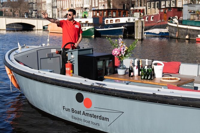 Dutch Pancake City Centre Canal Cruise - Where the cruise starts, how long it lasts, and what you’ll notice first