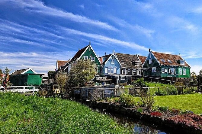 E-Bike PRIVATE tour Countryside of Amsterdam Volendam Marken - Why Johan Cruijff Arena plus Waterland makes sense