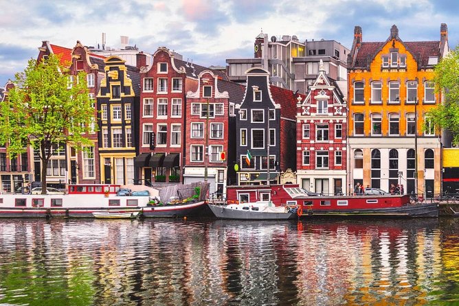 e-Scavenger hunt Amsterdam: Explore the city at your own pace - Price and value: what $37.29 per group gets you