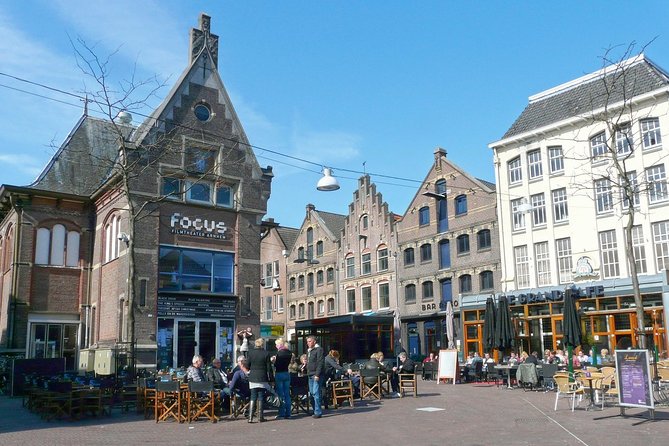 e-Scavenger hunt Arnhem: Explore the city at your own pace - Smartphone, internet, and the reality of modern tours