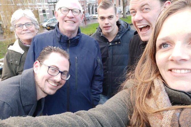 e-Scavenger hunt Emmen: Explore the city at your own pace - Stops 2 to 3: Winkelcentrum de Weiert and Rensenpark for a change of scenery