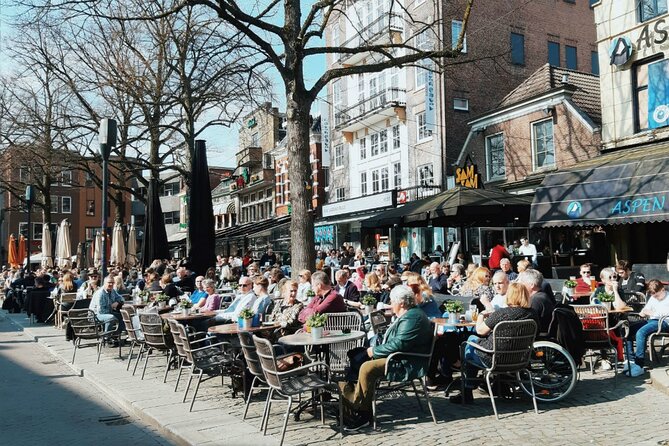 e-Scavenger hunt Enschede: Explore the city at your own pace - Price per group: value math that actually helps